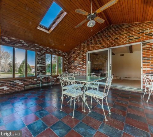 520 Lakeview Dr, Auburn NJ  08085-1248 exterior