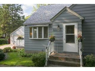 959 Robinhood Pl, Saint Paul, MN 55126-5933