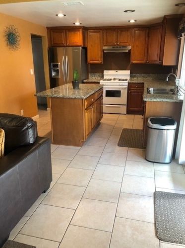 718 Idyllwild Ave, Rialto CA  92376-4816 exterior