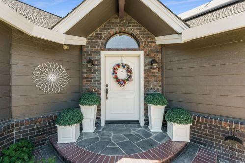 6133 Aaron Ct, Windsor, CA 95492-8651