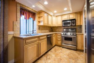538 Flower Cir, Orange, CA 92868-4508