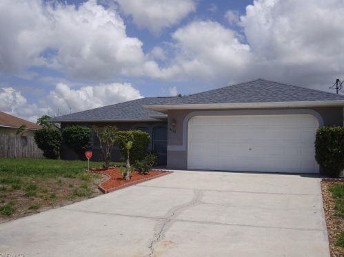 4114 19th St, Lehigh Acres, FL 33976-3351