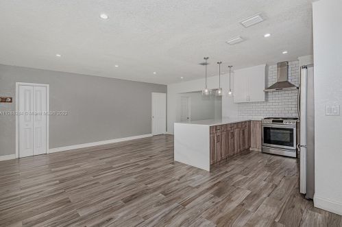 971 64th St, Hialeah FL  33012-6414 exterior