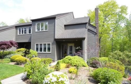 7 Grist Mill Run, Mahwah, NJ 07430-2241