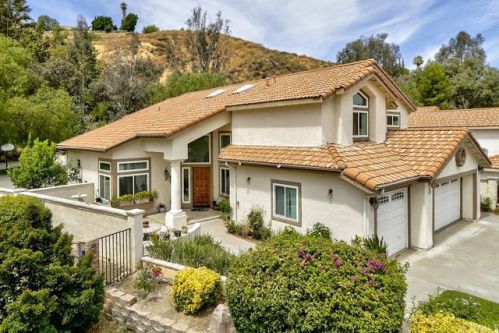 2269 Crescent Cir, Colton, CA 92324-9515