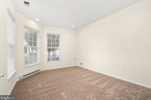 135 Burholme Dr, Trenton NJ 08691-3336 exterior