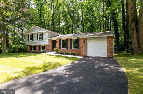 8467 Falling Leaf Rd, Springfield VA  22153-2503 exterior