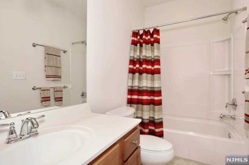 22 Aster Ln, Outwater NJ 07026-3563 exterior