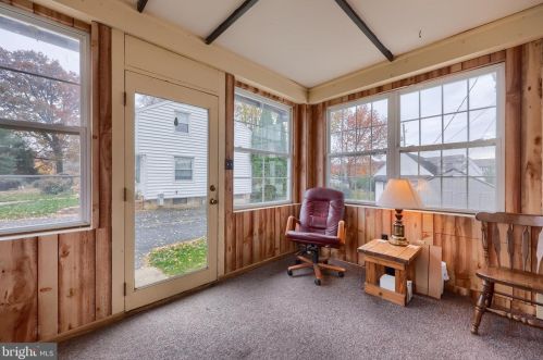 1604 Oak Ln, Lancaster, PA 17601-4036