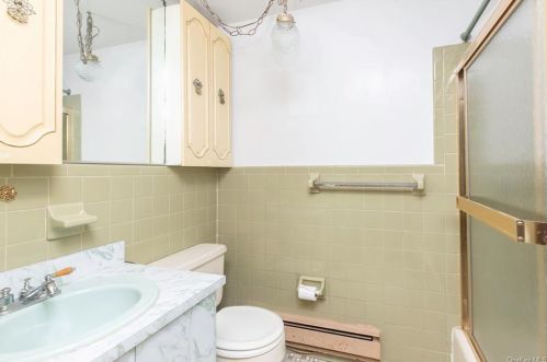33 Orchard St, Mount Vernon NY  10552-1611 exterior