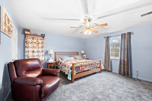 37 Elena Ave, New Kensington PA  15068-9749 exterior