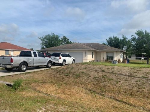 4416 24th St, Lehigh Acres, FL 33973-6192