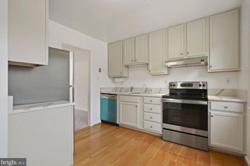 2796 Middlecoff Pl, Falls Church VA  22043-3514 exterior
