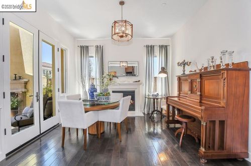 13445 Campus Dr, Oakland CA  94619-3711 exterior