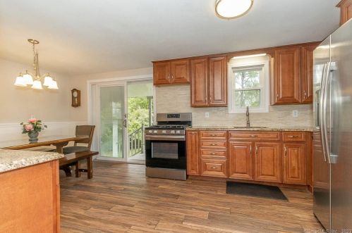 835 Lower Ln, Kensington, CT 06037-3636