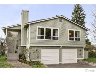 8549 Latona Ave, Seattle, WA 98115-2948
