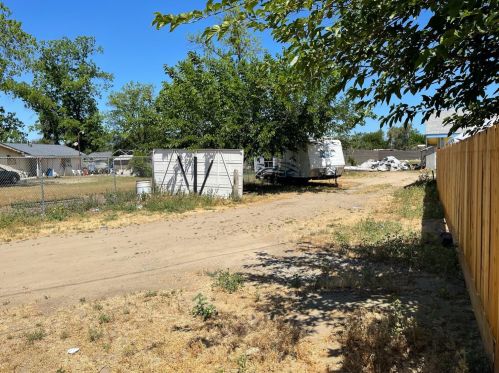 2103 Robertson Rd, Modesto CA  95351-3434 exterior