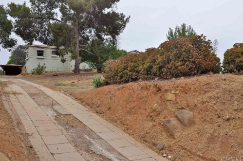 4075 Massachusetts Ave, La Mesa, CA 91941-7527
