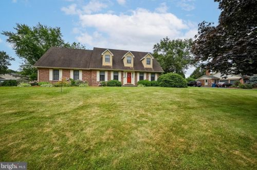 3 Chesapeake Dr, Bear, DE 19701-1608