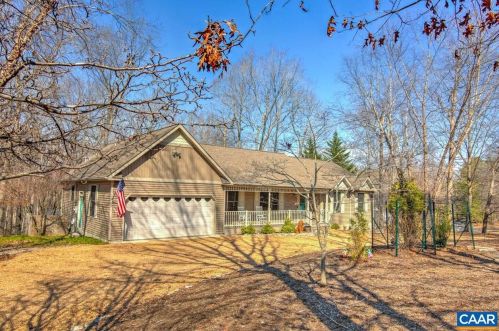 87 Laguna Rd, Bybee, VA 22963-2420