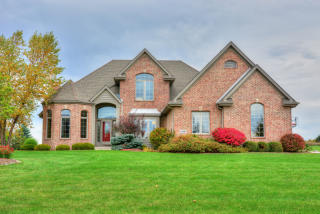 7848 Rolling Field Dr, Thiensville, WI 53097-2764