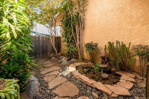 1882 Alessandro Trl, Vista CA 92084-4235 exterior