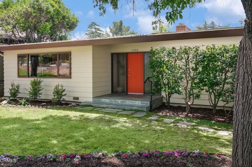 1942 Lombardy Dr, La Canada, CA 91011-1529