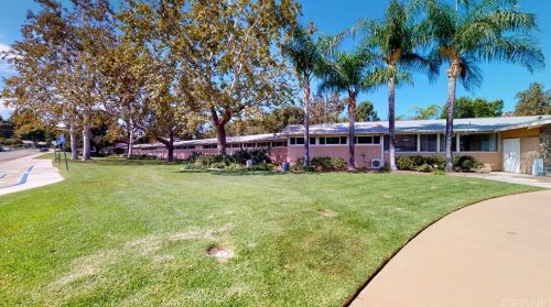 18925 Circle Of The Oaks, Santa Clarita CA  91321-1420 exterior