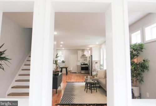 5526 Delancey St, Philadelphia, PA 19143-1310
