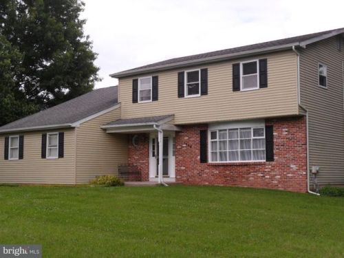 1505 Green Lane Rd, Lansdale, PA 19446-4802