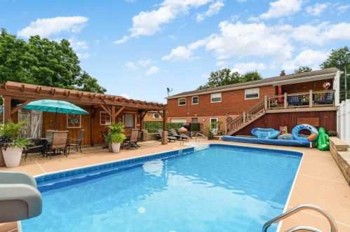 676 Clover Dr, Covington, KY 41015-2305