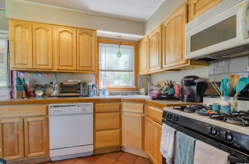 3 Jay Rd, South Setauket NY  11720-2727 exterior