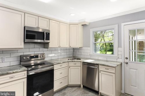 488 Fiddlers Grn, Dover DE  19904-4815 exterior