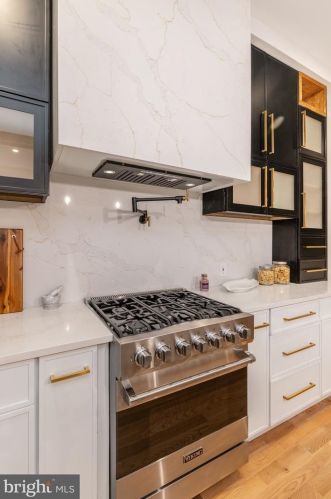 1108 3rd St, Philadelphia PA  19147-0053 exterior