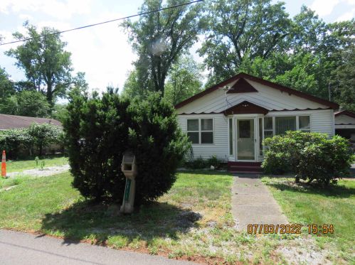 6711 Lombardy Ln, Bass Lake, IN 46534-7830