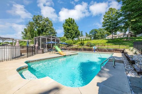 761 Griffin Rd, Wapping, CT 06074-1505