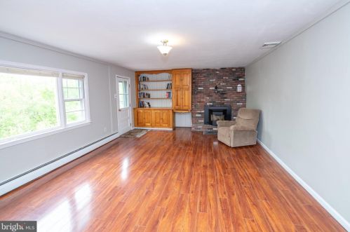 173 Marmic Dr, Southampton PA 18966-1724 exterior