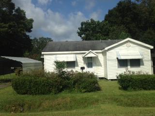 401 Rodney St, Eunice, LA 70535-3039