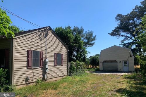 6977 Marshall St, Slaughter Beach, DE 19963-3712