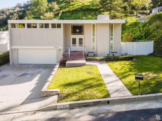 17134 Clemons Dr, Van Nuys, CA 91436-4026
