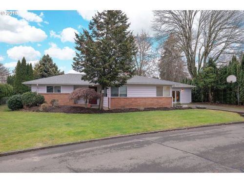 640 Filbert St, Woodburn, OR 97071-4904