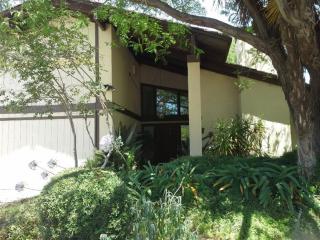 6658 Roosevelt Ave, Fresno, CA 93704-1035