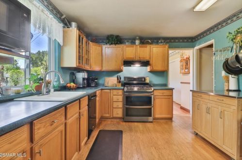 3042 Fitzgerald Rd, Simi Valley CA  93065-5235 exterior