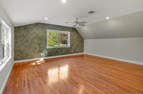 1 Barn Hill Rd, Bloomfield CT  06002-1218 exterior