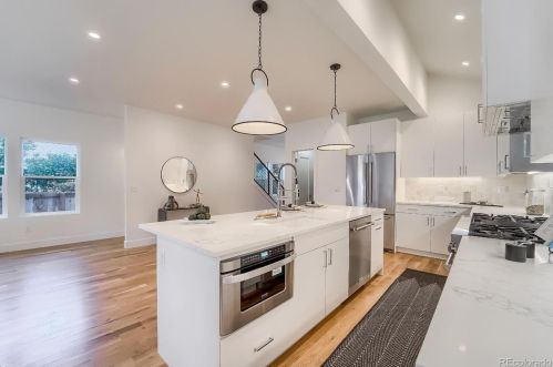 1241 Jackson St, Denver CO 80210-6616 exterior