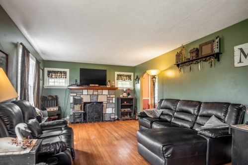 5313 State St, Hermitage PA  16148-9444 exterior