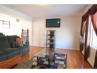 27 Crawford Ln, Groton CT  06340-3413 exterior
