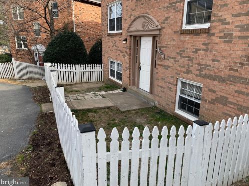 9907 Hagel Cir, Lorton, VA 22079-4306