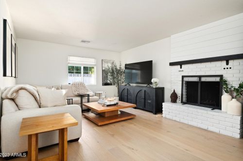 1011 Cavalier Dr, Phoenix AZ 85019-1717 exterior