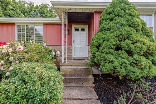 9100 Plateau Dr, Pittsburgh, PA 15237-5936